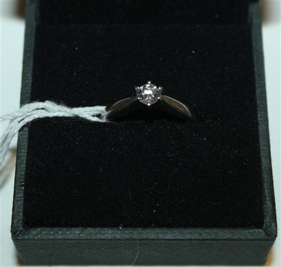 18ct white gold solitaire diamond ring